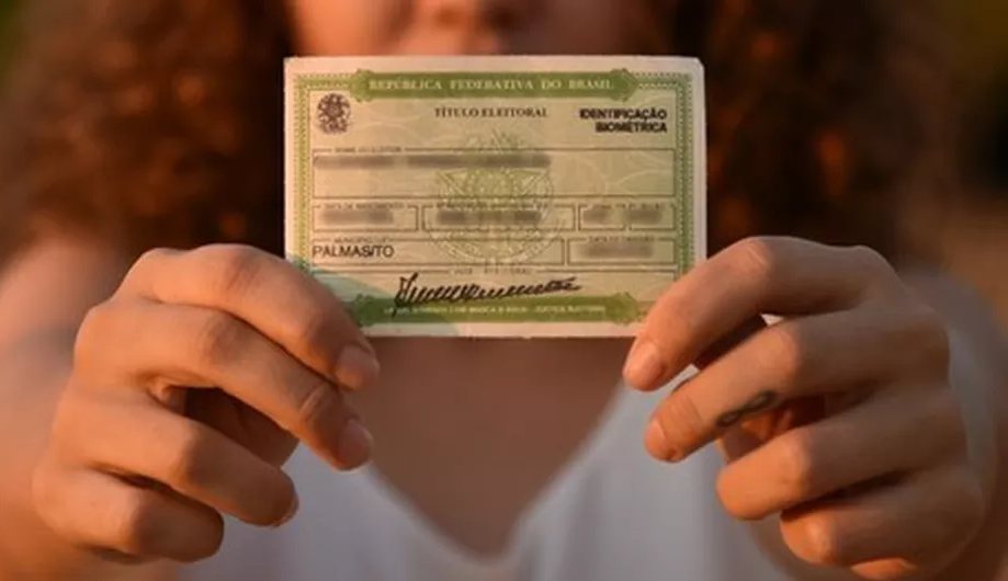Título de eleitor on-line: saiba como pedir documento sem sair de casa; prazo termina nesta quarta