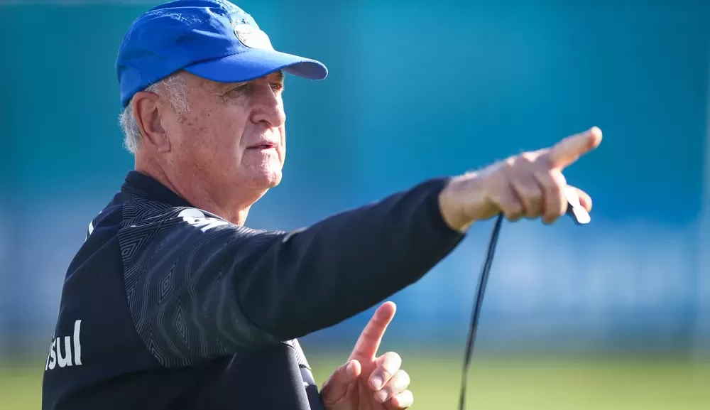 Felipão é contratado como diretor técnico do Athletico Paranaense