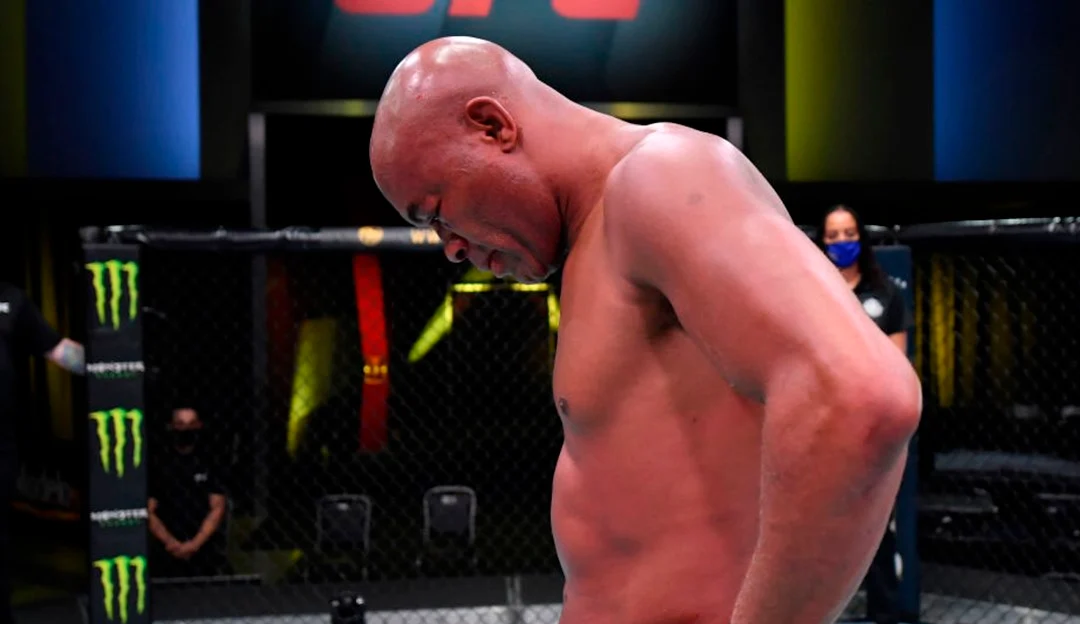 Após oito anos, Anderson Silva fala sobre episódio de sua perna quebrada: “Nunca mais corri”