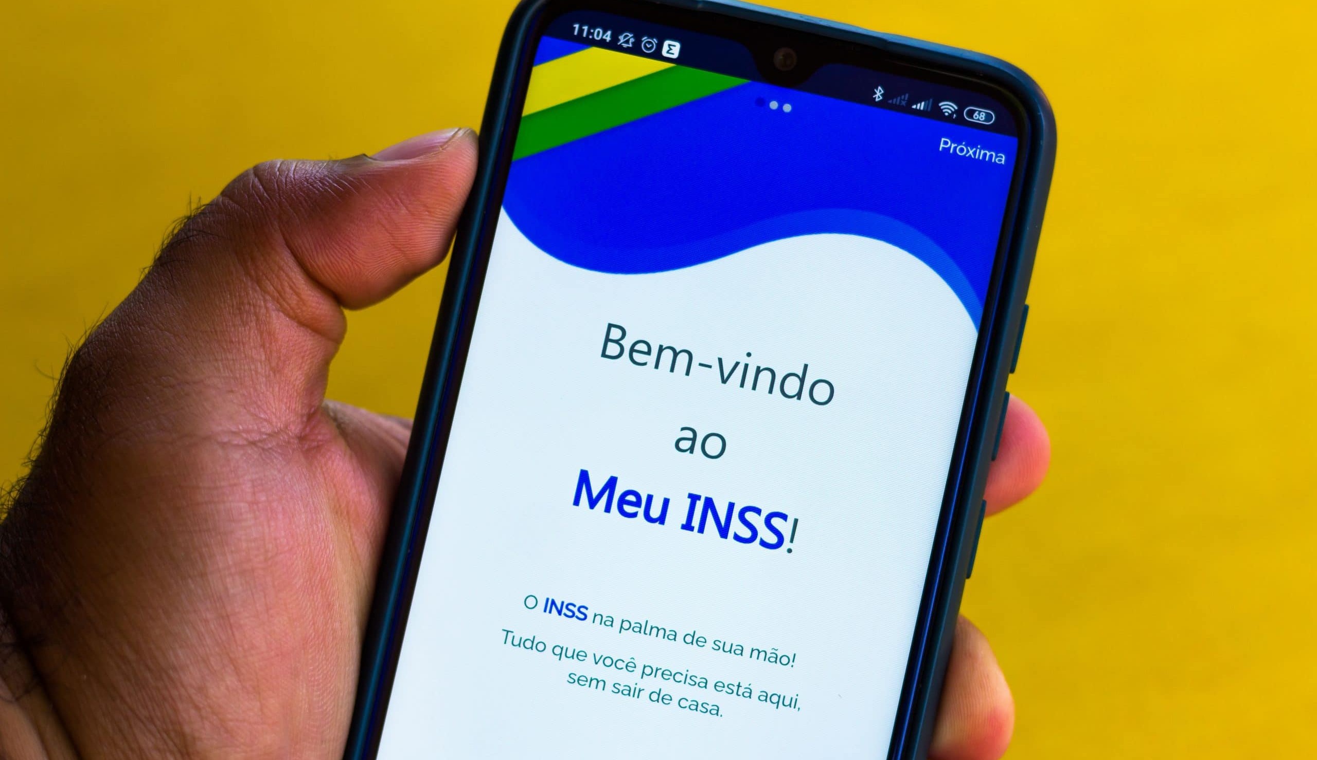 INSS paga primeira parcela do 13º salário a segurados; confira quem tem direito ao benefício