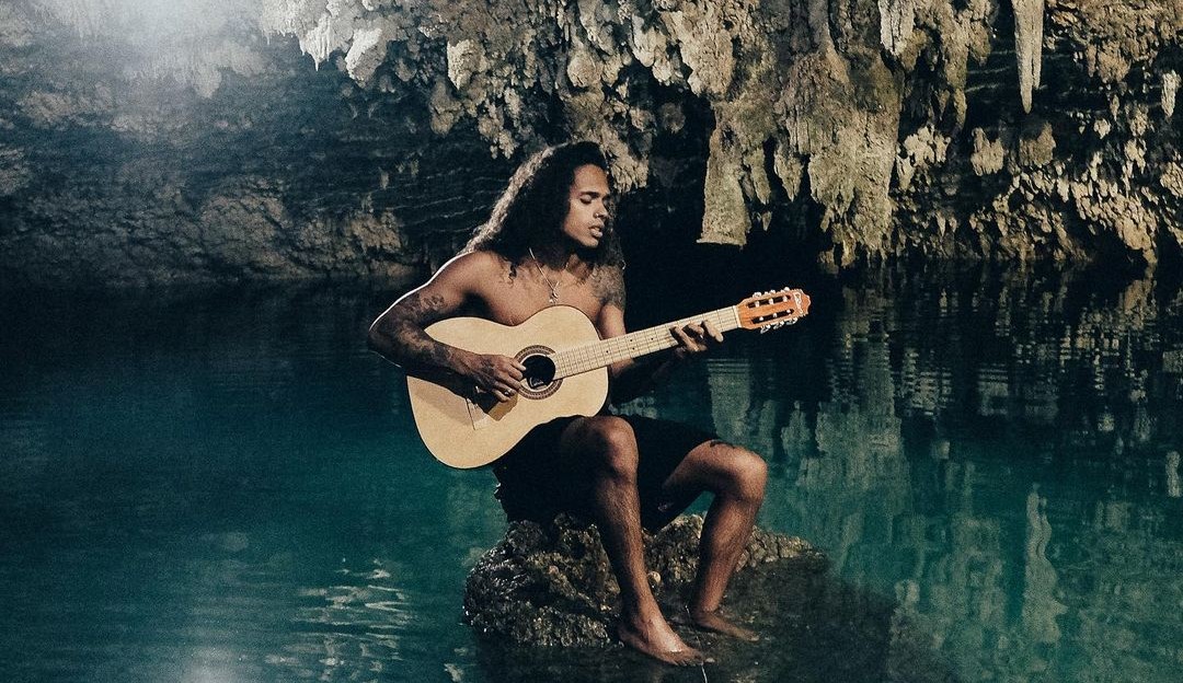 Preocupação das pessoas sobre sexualidade de Vitão incomoda o cantor