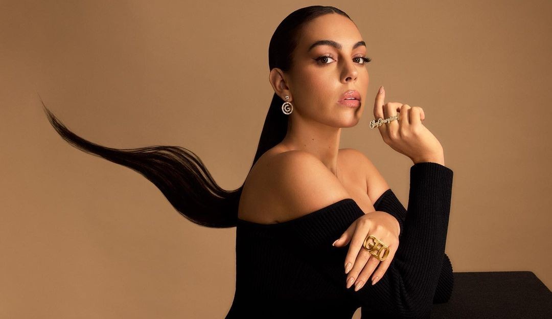 Recém-nascida de Cristiano Ronaldo tem nome revelado em publicação