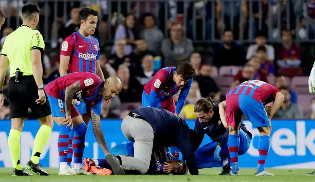 Barcelona vence Celta no Camp Nou em jogo marcado por choque de cabeça do zagueiro Ronald Araújo