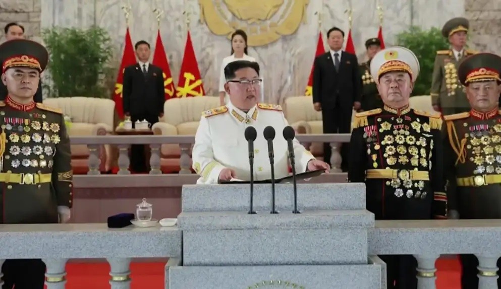 Coreia do Norte admite surto de coronavírus pela primeira vez