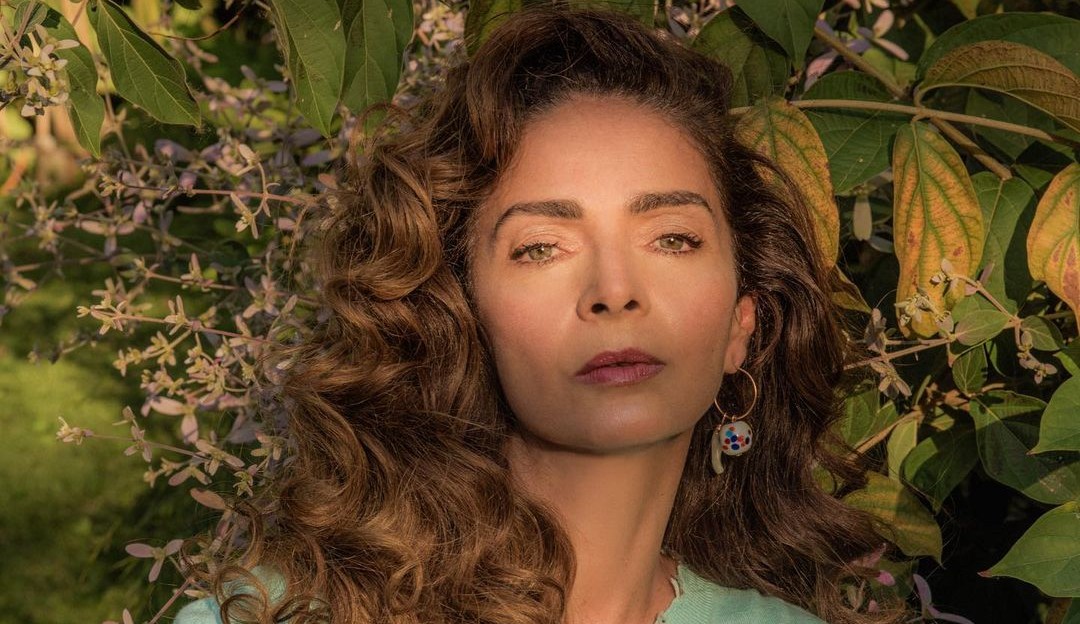 Claudia Ohana relembra momentos na novela “A favorita”