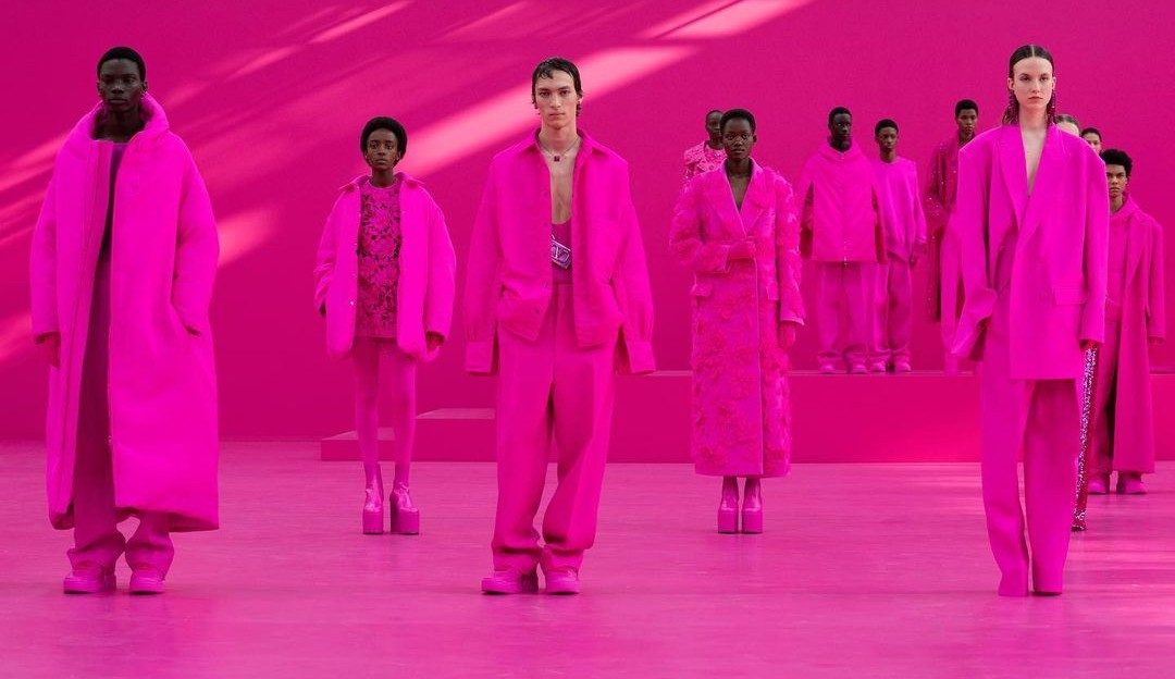 O novo Pink PP conquistou todos na PFW, relembre outras marcas e suas cores icônicas