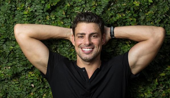 Aos 41 anos, Cauã Reymond fala sobre autoestima: “Comecei a me achar bonito quando passei a me amar mais”