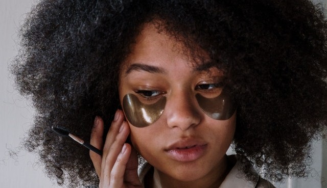 5 dicas para criar uma rotina de cuidados com a pele durante a viagem