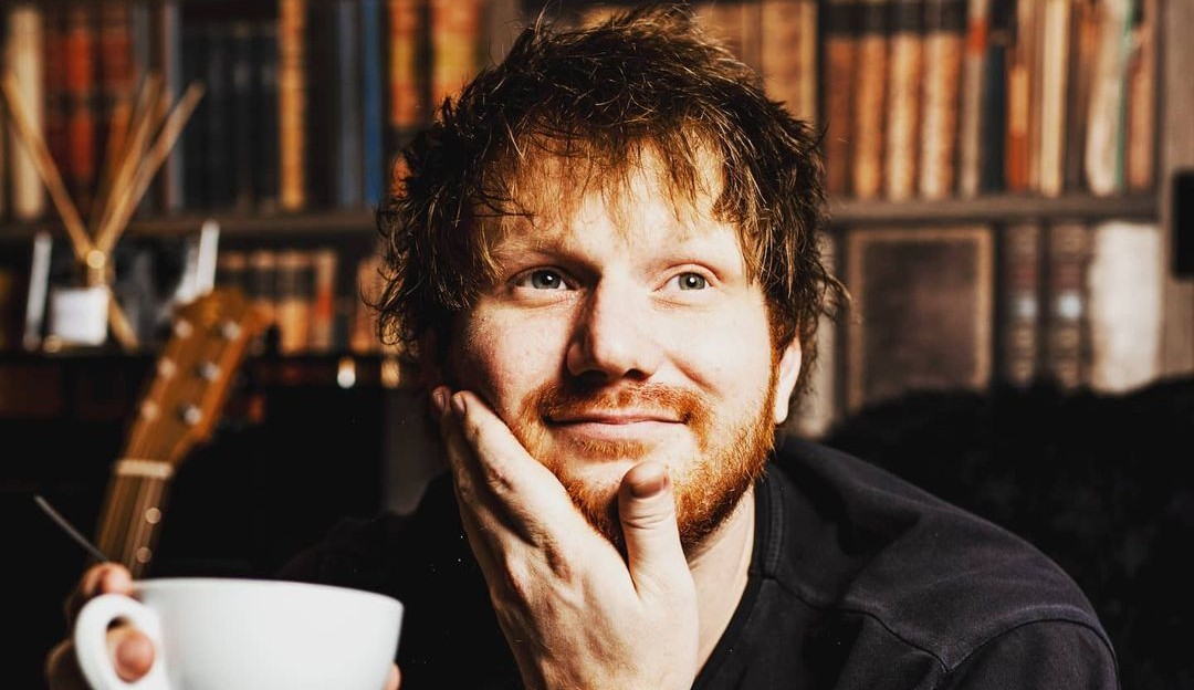 Ed Sheeran ajudou a financiar tratamento de Tom Parker