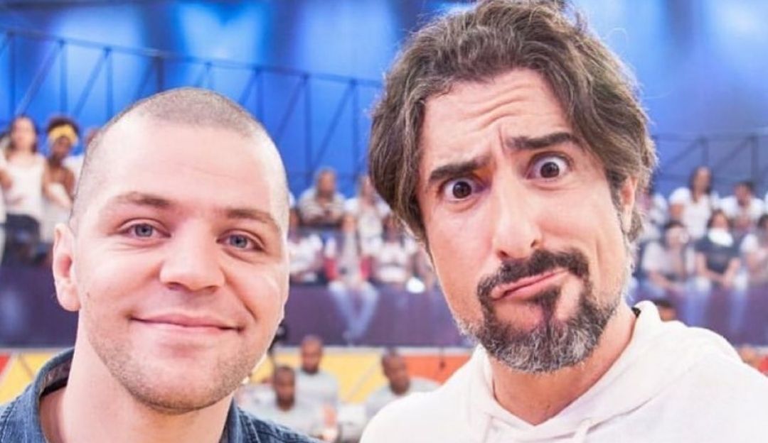 A Fazenda 12: Victor Sarro como apresentador digital