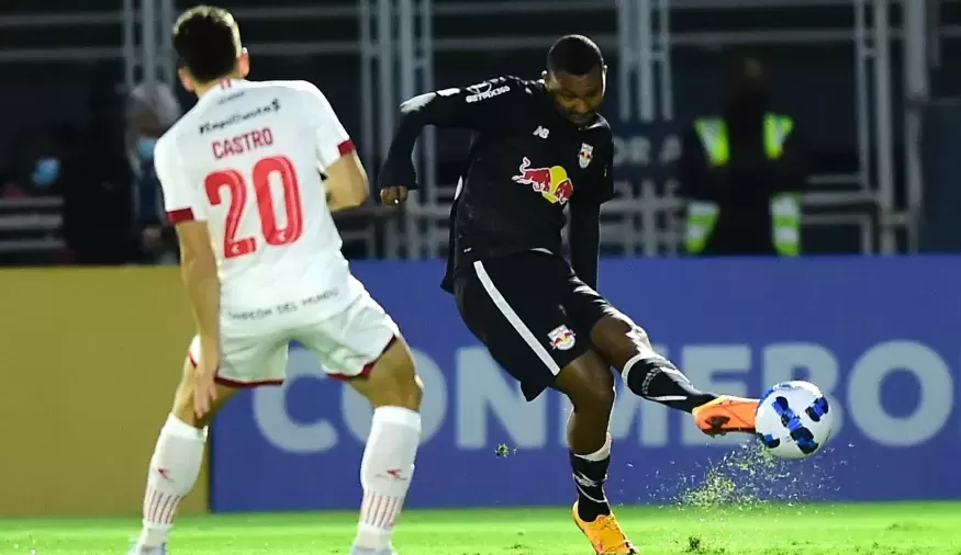 Bragantino perde em casa por 1 a 0 e se complica na Libertadores