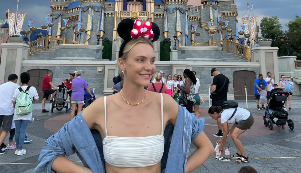 Carol Trentini visita parques de Orlando pela primeira vez