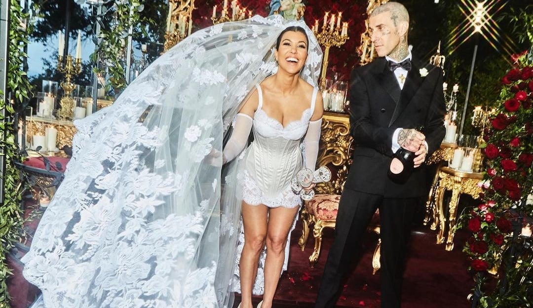 Detalhes do vestido de casamento de Kourtney Kardashian