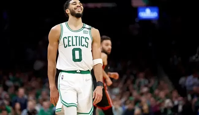 Celtics atropela o Heat e empata a final da Conferência Leste