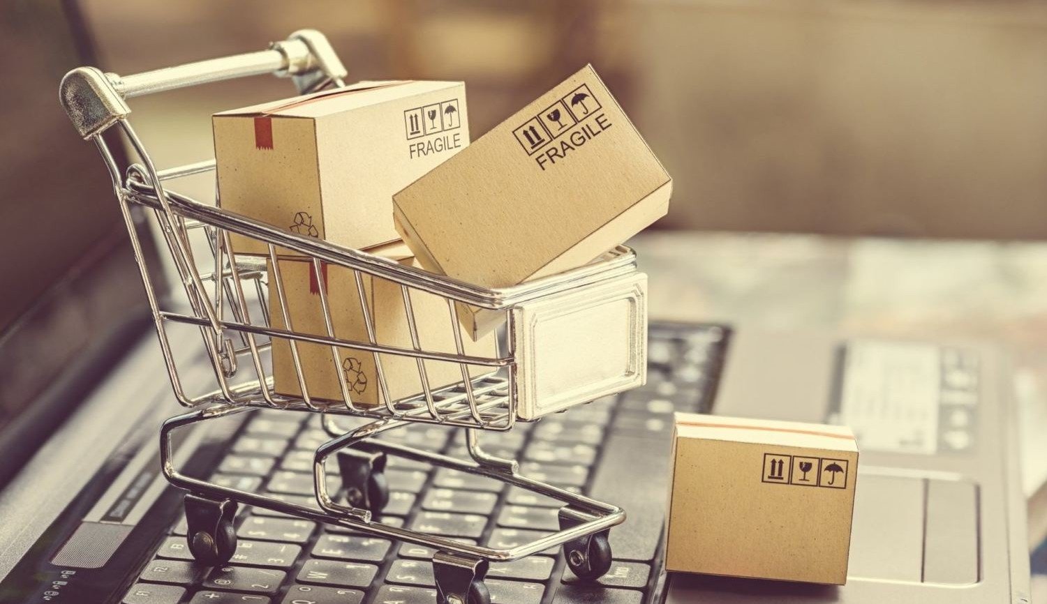 Enjoei decide suspende contrato com Gringa, loja de artigos