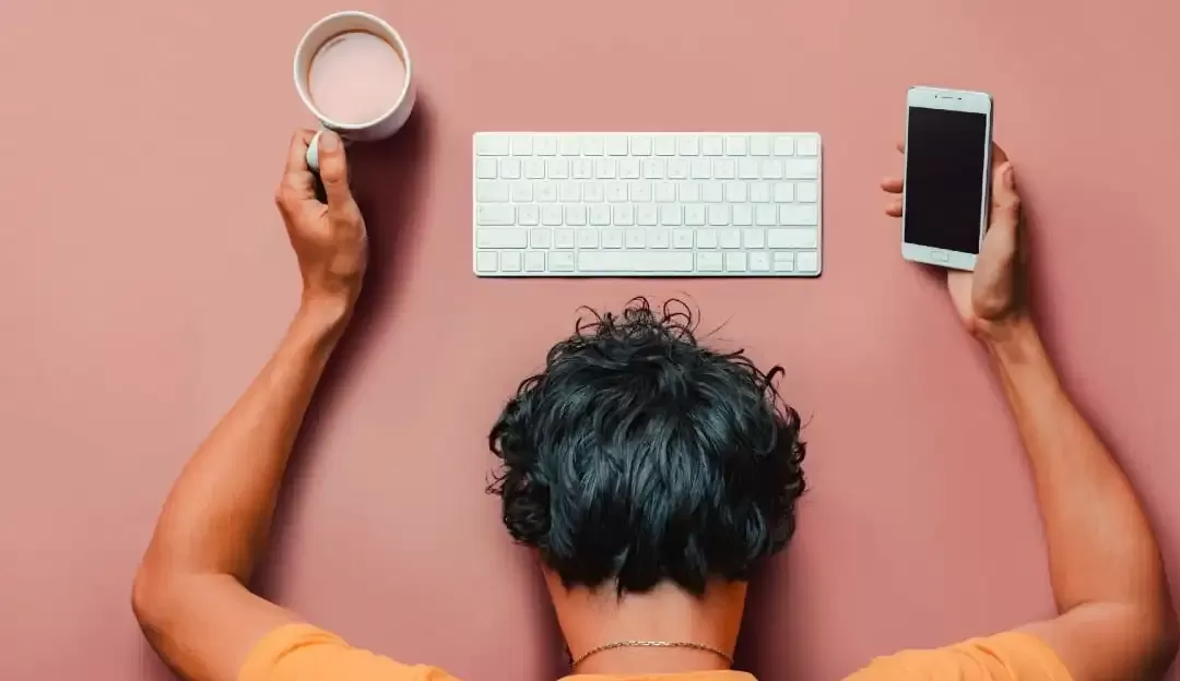 Pesquisa revela os dois fatores que mais prejudicam o bem-estar no trabalho