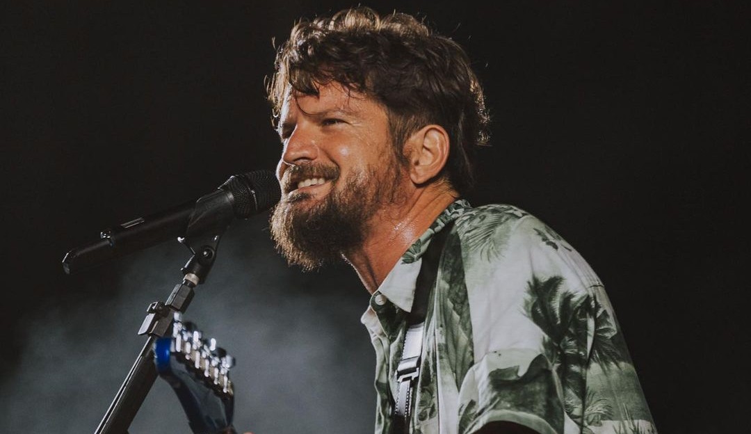 Saulo Fernandes faz homenagem de aniversário e afasta boatos de briga com Ivete Sangalo