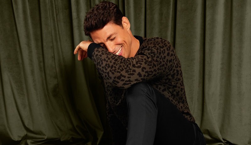 Aramis e Cauã Reymond propõem campanha menos melodramática e mais bem-humorada para o Dia dos Namorados