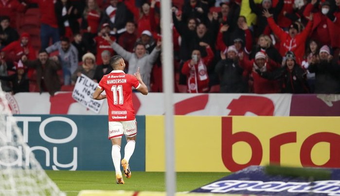 Inter empata pela 8ª vez seguida e se complica no Brasileirão