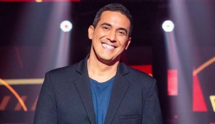 Boninho presta homenagem à André Marques