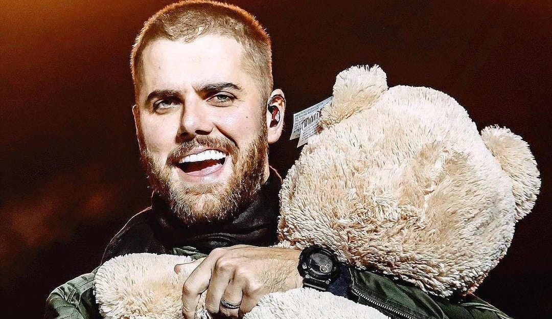 Zé Neto cancela shows após fraturar três costelas