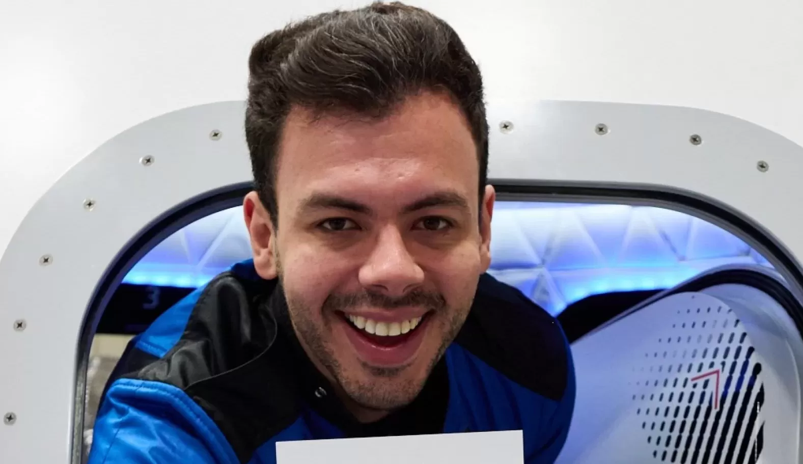 Victor Hespanha se torna o segundo brasileiro a ir para o espaço