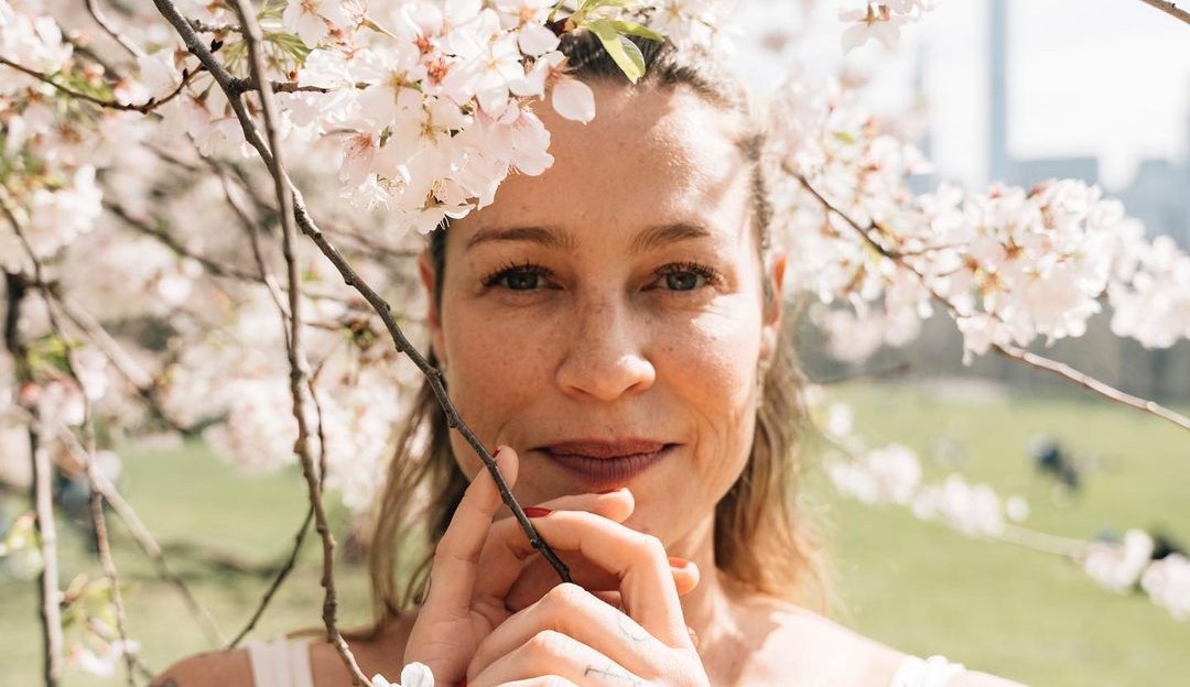 Luana Piovani realiza ensaio em Ibiza para namorado