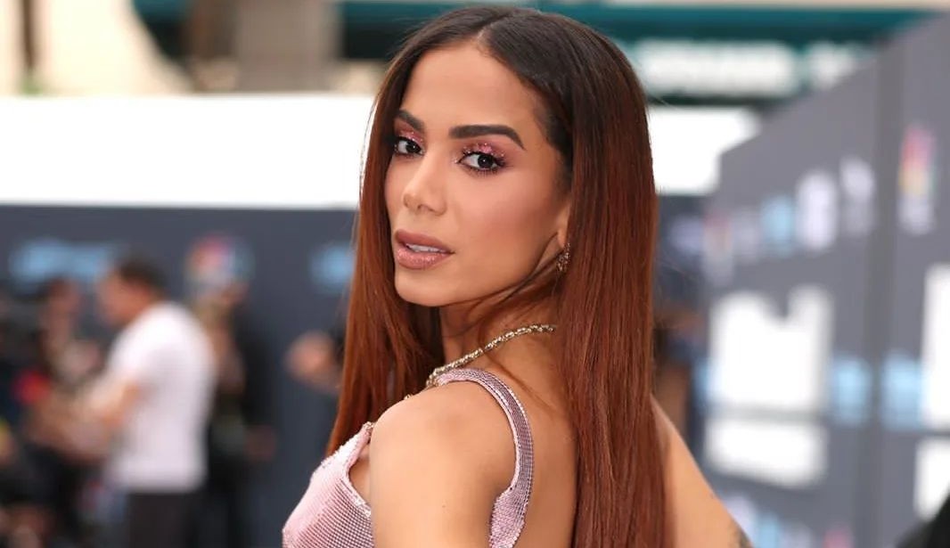 Cantora Anitta diz que nunca aceitou dinheiro pago por Prefeituras para realizar seus shows