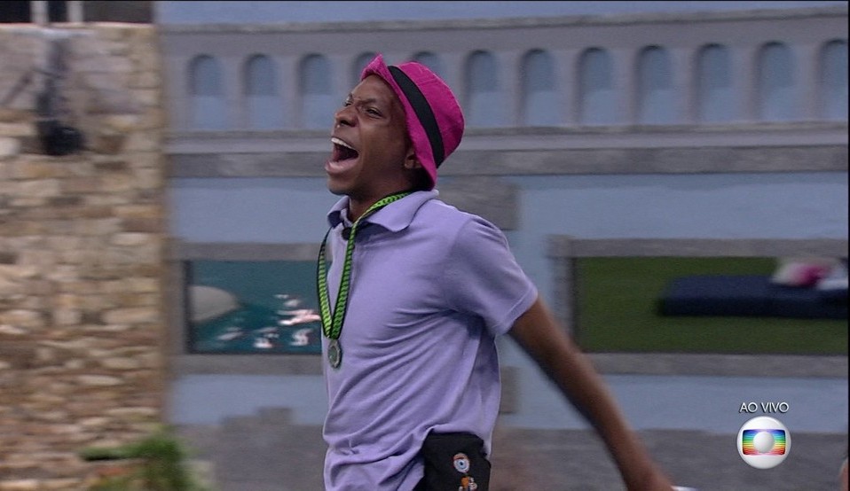 BBB 21: Lucas Penteado ganha imunidade e está livre do primeiro paredão