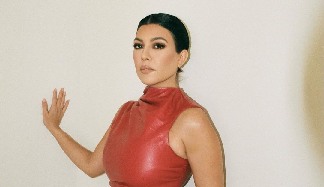 Kourtney Kardashian diz que come ovos de codorna diariamente para ajudar a “fazer bebês” com Travis Barker