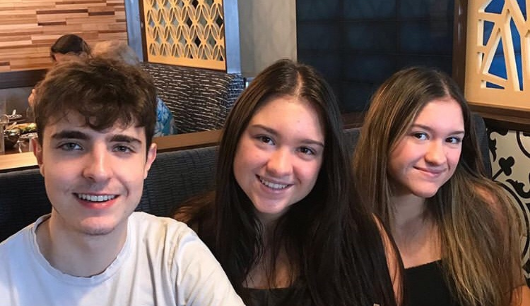 Filhos de Gugu Liberato comemoram aniversário da mãe