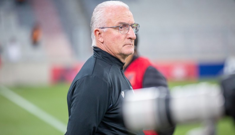 Dorival Júnior chega ao Flamengo com a missão de resolver diversos problemas do clube