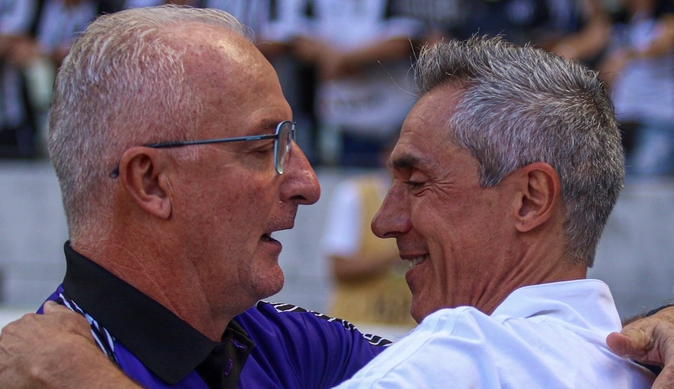 Flamengo oficializa volta de Dorival Júnior