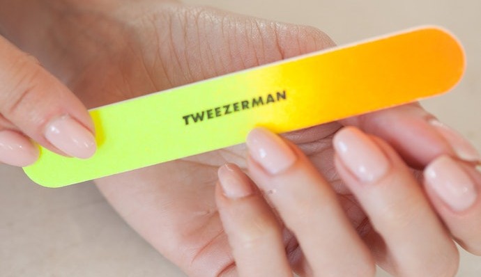 Existem vários tipos de lixas para unhas, conheça as 6 principais mais usadas nos salões