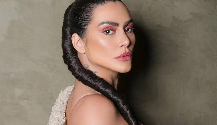 Cleo compartilha sobre o processo de escrita do seu primeiro livro