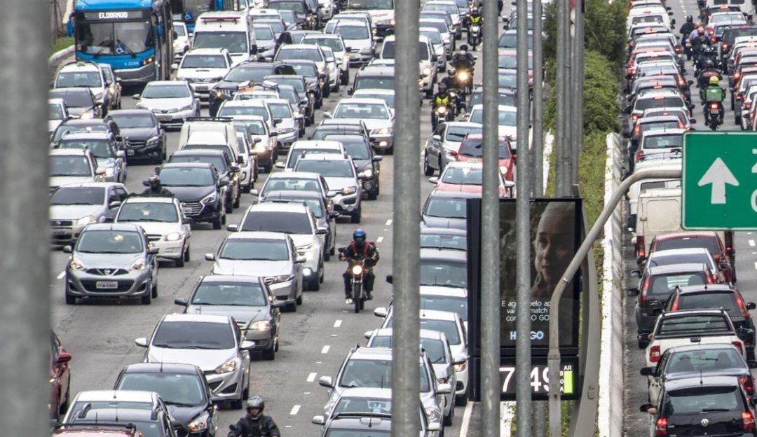 Capital paulista tem rodízio de carros suspenso nesta terça-feira, devido a paralisação das linhas de ônibus