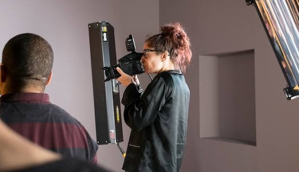 Emma Summerton anuncia que realizará a próxima edição do Calendário Pirelli