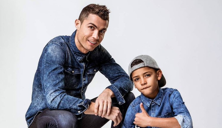 Em mensagem de aniversário para o filho, Cristiano Ronaldo comenta sobre jogarem juntos