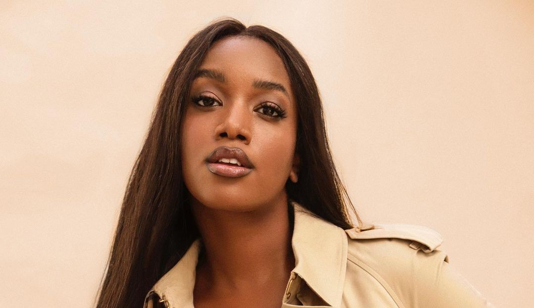 Iza em viagem para Portugal faz passeio romântico com o marido