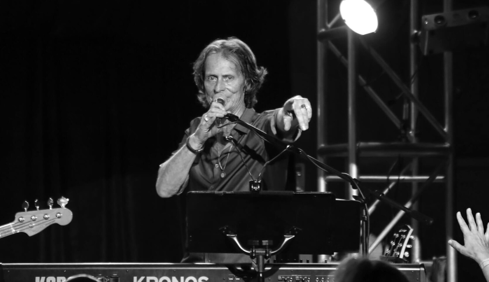 Tecladista da banda Fleetwood Mac, Brett Tuggle, morre aos 70