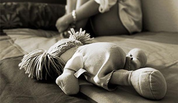 Justiça de SC autoriza que menina grávida volte para casa após ter sido impedida de abortar