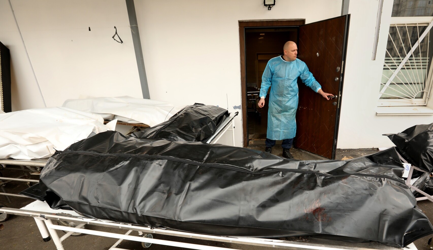 Decomposição avançada dificulta identificação de vítimas da guerra na Ucrânia