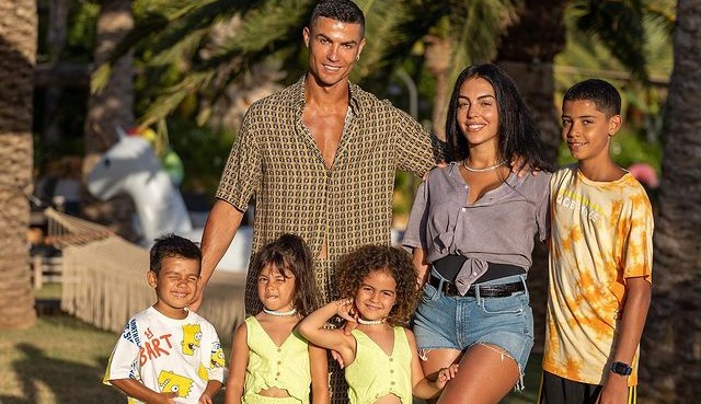 Cristiano Ronaldo curte últimos dias de férias na ilha de Mallorca com a sua família