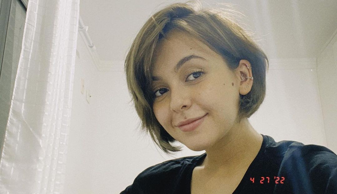 Klara Castanho agradece apoio recebido dos famosos após carta aberta