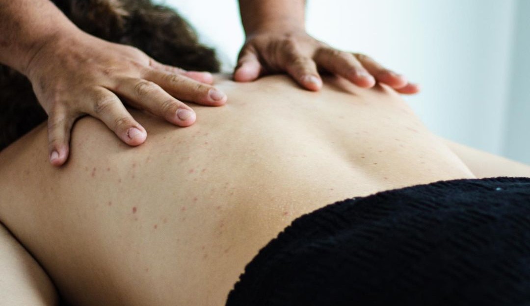 Drenagem linfática corporal e facial: o que é, benefícios, mitos e verdades