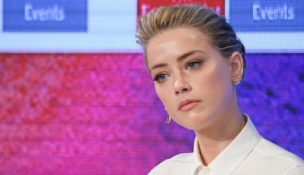 Justiça australiana investiga Amber Heard por perjúrio