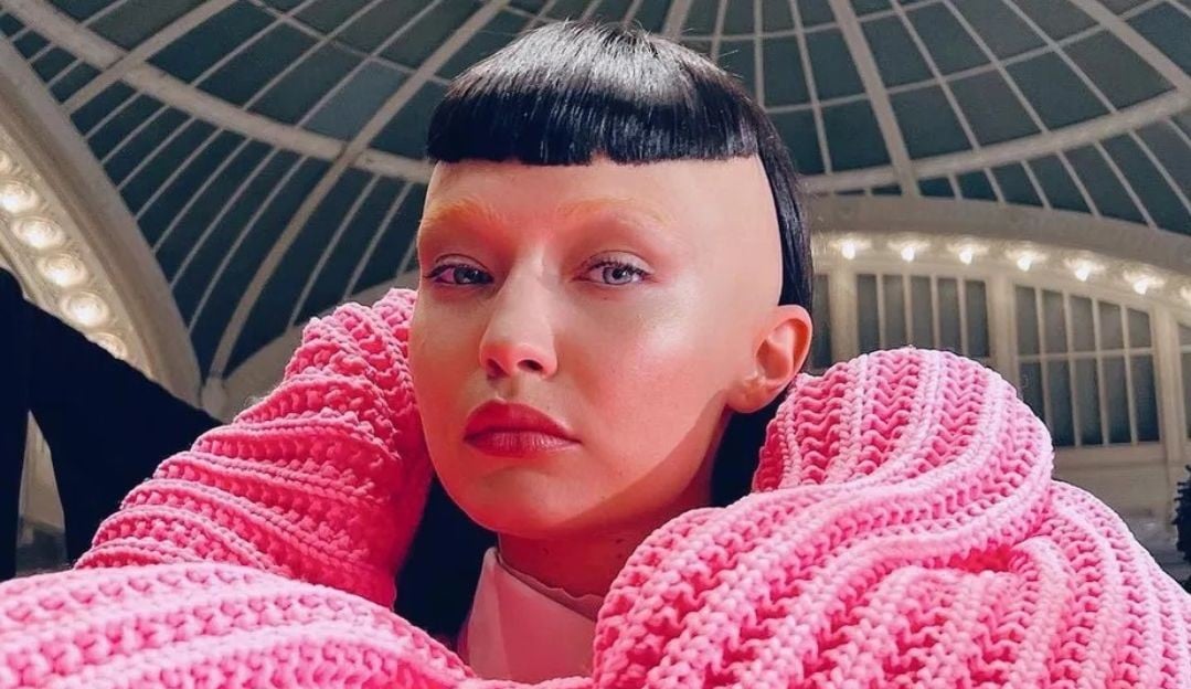 Saiba como Bella e Gigi Hadid ficaram carecas no desfile de Marc Jacobs