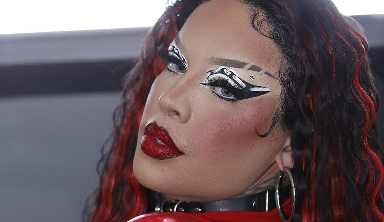 No programa “Conversa com Bial”, Gloria Groove fala sobre a sua inspiração ao criar o single “A Queda”