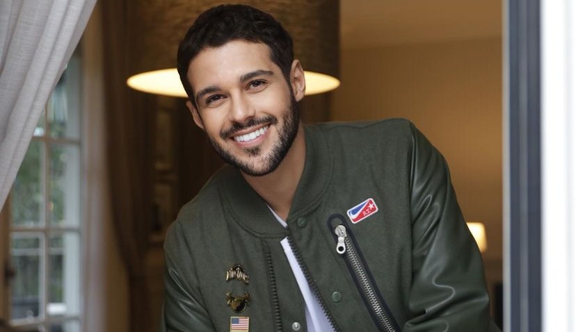 Após cair de bicicleta, Rodrigo Mussi mostra joelho machucado: “Uma quedinha”