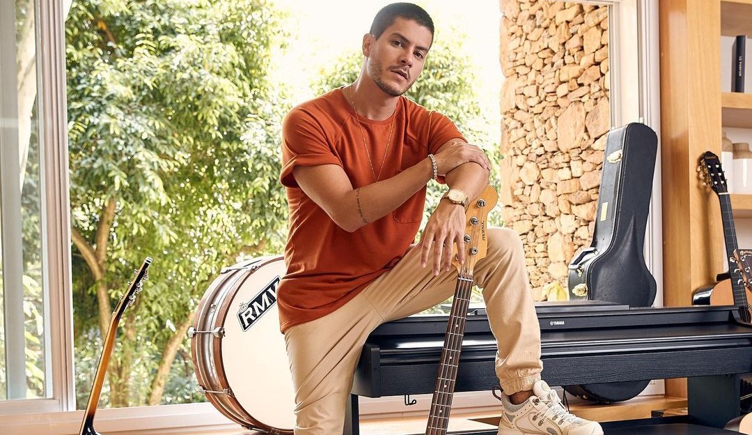 Arthur Aguiar revela motivo de afastamento das redes sociais: “Fiquei mal”